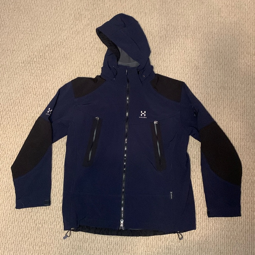 (V) Haglofs Men softshell jacket mountaineering w/hoodie black sz S Sweden made